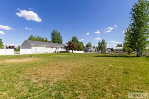 Exterior - 389 N 4050 E, Rigby, ID 83442 photo 5 of 8
