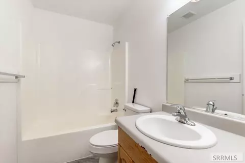 Bath - 389 N 4050 E, Rigby, ID 83442 photo 1 of 3