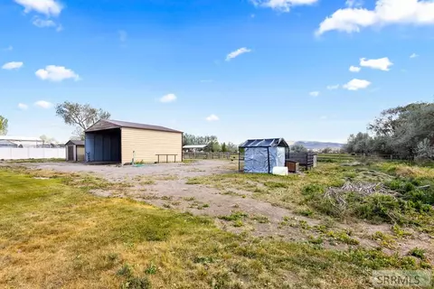 Exterior - 624 W Tyhee Rd, Pocatello, ID 83202 photo 5 of 11