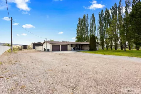 Exterior - 624 W Tyhee Rd, Pocatello, ID 83202 photo 3 of 11
