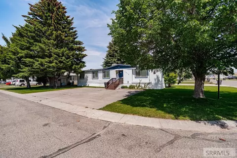 1915 Whispering Pines Dr, Idaho Falls, ID 83401