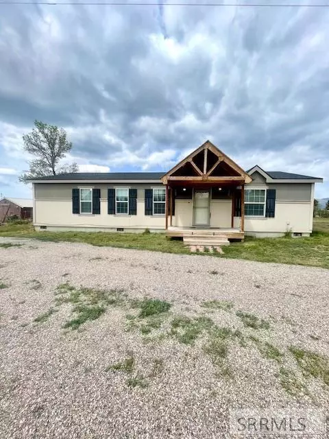 3075 W 2500 N, Arco, ID 83213