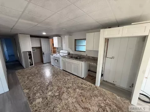 5571 E Iona Rd, Iona, ID 83427 photo 2