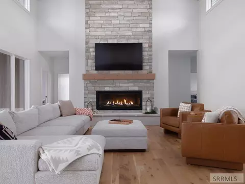 Living - 7050 Fox Meadow Dr, Victor, ID 83455 photo 2 of 5