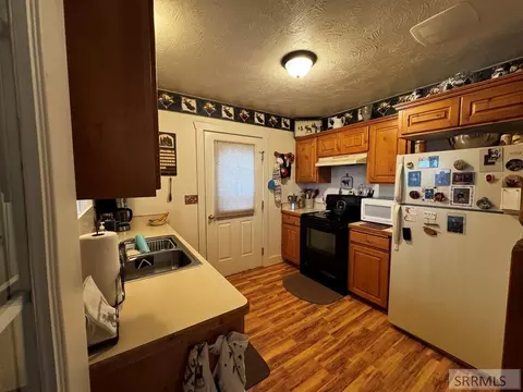 Kitchen - 447 Goosewing Dr, Irwin, ID 83428 photo 2 of 3