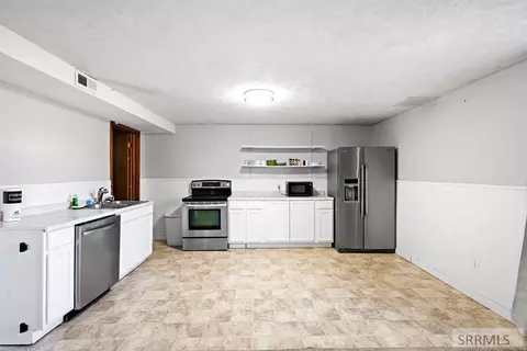 Kitchen - 230 Apache, Rexburg, ID 83440 photo 4 of 5