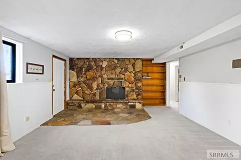 Living - 230 Apache, Rexburg, ID 83440 photo 2 of 2