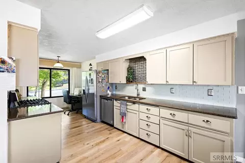 Kitchen - 230 Apache, Rexburg, ID 83440 photo 2 of 5