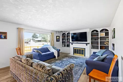 Living - 230 Apache, Rexburg, ID 83440 photo 1 of 2