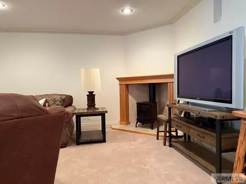 Living - 709 E 800 N, Firth, ID 83236 photo 3 of 4