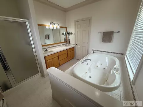 Bath - 709 E 800 N, Firth, ID 83236 photo 2 of 3