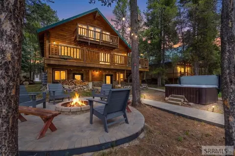 3724 Snake River Rd, Island Park, ID 83429