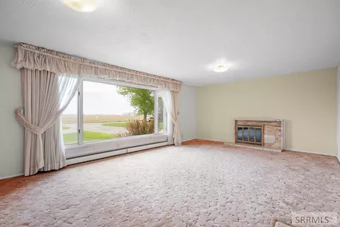Living - 1286 W 200 S, Pingree, ID 83262 photo 2 of 6