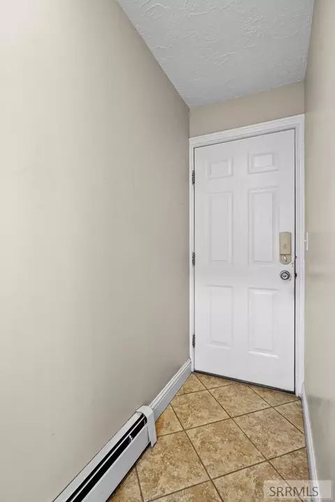Entry Way - 1286 W 200 S, Pingree, ID 83262 photo 5 of 6