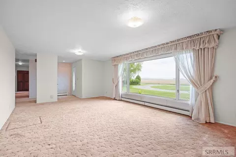 Living - 1286 W 200 S, Pingree, ID 83262 photo 3 of 6