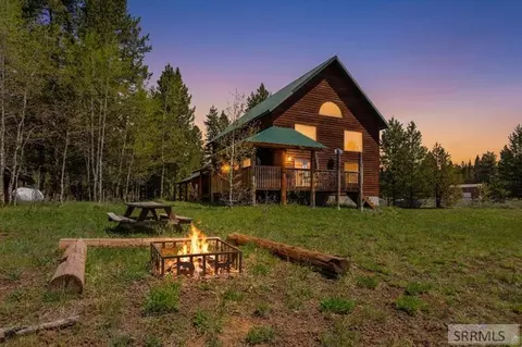 3524 Remington Dr, Island Park, ID 83429