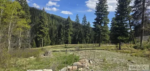 1 Kokopelli Dr # B, Gibbonsville, ID 83463