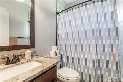 Bath - 653 S 4th E, Rexburg, ID 83440 photo 2 of 3