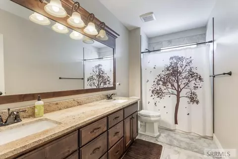 Bath - 653 S 4th E, Rexburg, ID 83440 photo 3 of 3