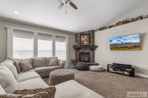Living - 653 S 4th E, Rexburg, ID 83440 photo 1 of 1