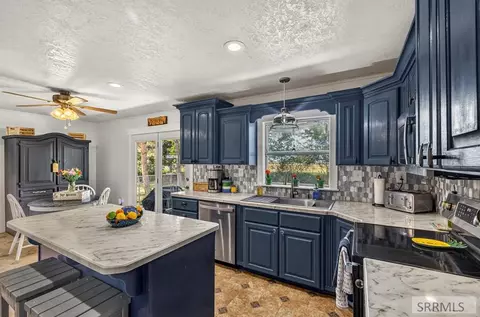 Kitchen - 653 N 3300 E, Menan, ID 83434 photo 3 of 4