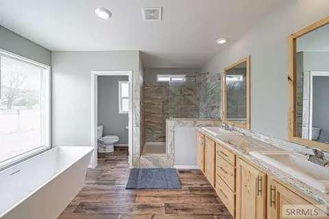 Bath - 561 Irwin North Rd, Irwin, ID 83428 photo 1 of 7