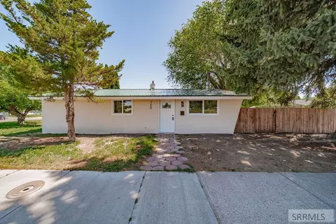 750 NE Bonneville Dr, Idaho Falls, ID 83401