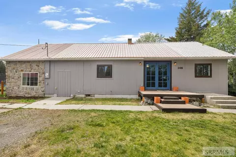 146 E 9th St, Saint Anthony, ID 83445