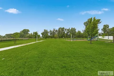 Exterior - 2857 E Brooklyn St, Idaho Falls, ID 83401 photo 11 of 14