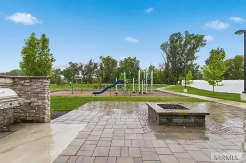 Exterior - 2857 E Brooklyn St, Idaho Falls, ID 83401 photo 12 of 14