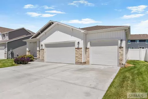 Exterior - 2857 E Brooklyn St, Idaho Falls, ID 83401 photo 2 of 14