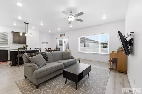 Living - 2857 E Brooklyn St, Idaho Falls, ID 83401 photo 1 of 1