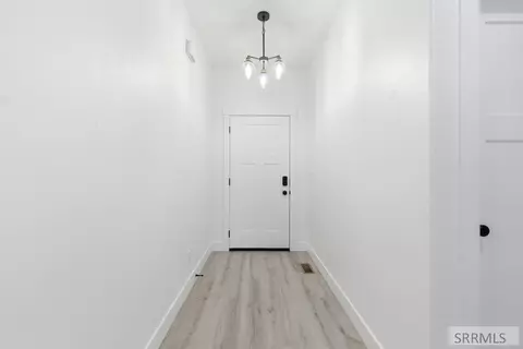 Entry Way - 2857 E Brooklyn St, Idaho Falls, ID 83401 photo 1 of 3