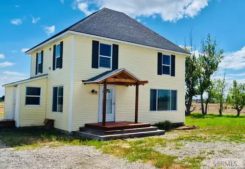 1044 W Taber Rd, Blackfoot, ID 83221
