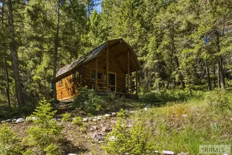 21 Pinetree Dr, Salmon, ID 83467
