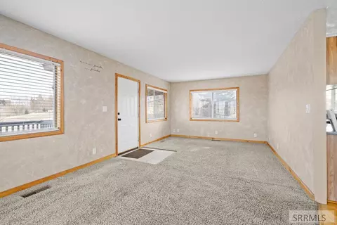 Living - 1225 N 885 E, Shelley, ID 83274 photo 1 of 7