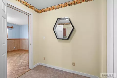 Entry Way - 1225 N 885 E, Shelley, ID 83274 photo 3 of 6