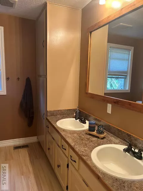 Bath - 749 N 600 E, Firth, ID 83236 photo 1 of 3