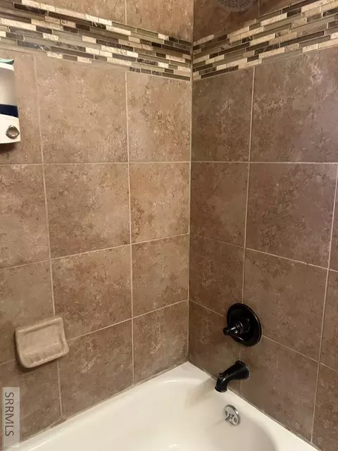 Bath - 749 N 600 E, Firth, ID 83236 photo 2 of 3