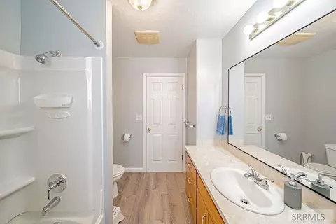 Bath - 128 Webster Ave, Rexburg, ID 83440 photo 2 of 4