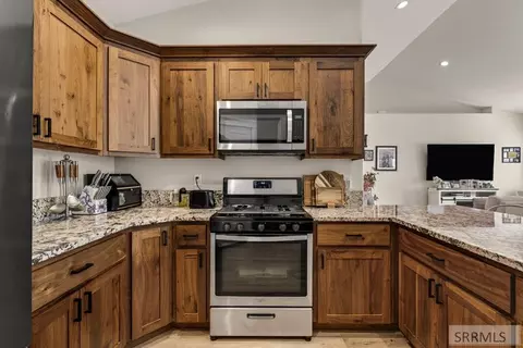 Kitchen - 233 Park View Loop, Shelley, ID 83274 photo 2 of 2