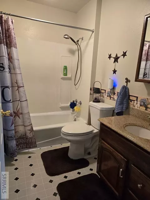 Bath - 674 N 2800 E, Saint Anthony, ID 83445 photo 3 of 3
