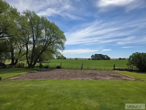 Exterior - 674 N 2800 E, Saint Anthony, ID 83445 photo 16 of 27