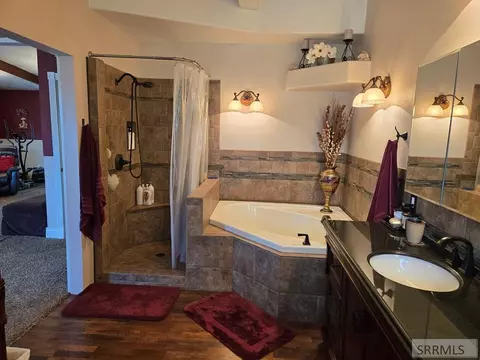 Bath - 674 N 2800 E, Saint Anthony, ID 83445 photo 1 of 3