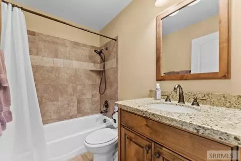 Bath - 4028 E Fairway Dr, Rigby, ID 83442 photo 5 of 7