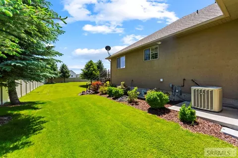 Exterior - 4028 E Fairway Dr, Rigby, ID 83442 photo 4 of 21