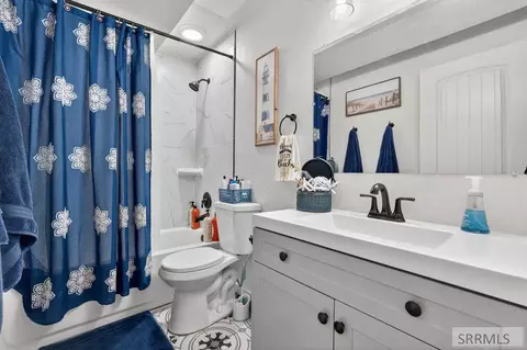 Bath - 372 Andesite Dr, Pocatello, ID 83201 photo 7 of 7