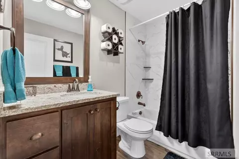 Bath - 372 Andesite Dr, Pocatello, ID 83201 photo 6 of 7