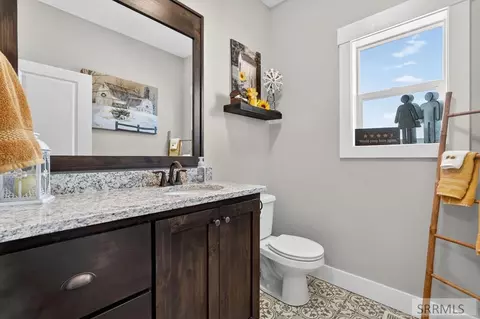 Bath - 372 Andesite Dr, Pocatello, ID 83201 photo 1 of 7