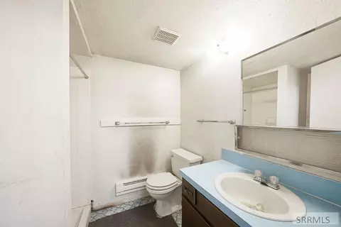 Bath - 4013 E 107 N, Ucon, ID 83454 photo 7 of 7